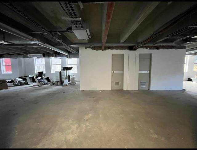 1,715M² OFFICE TO LET IN RONDEBOSCH